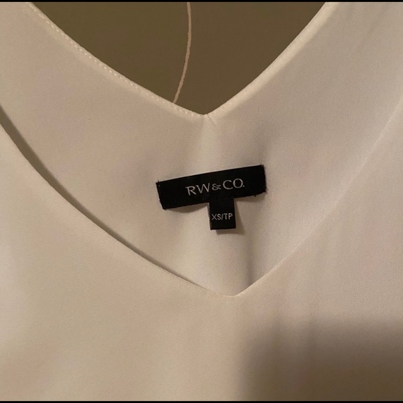 Rw&Co Silky Crepe Cami Blouse in White Size XS - Picture 4 of 5
